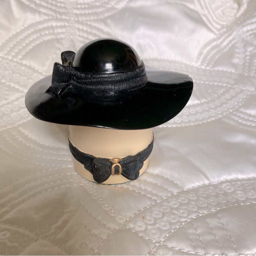 Vintage Sarna “Debutante” Hat Trinket Box